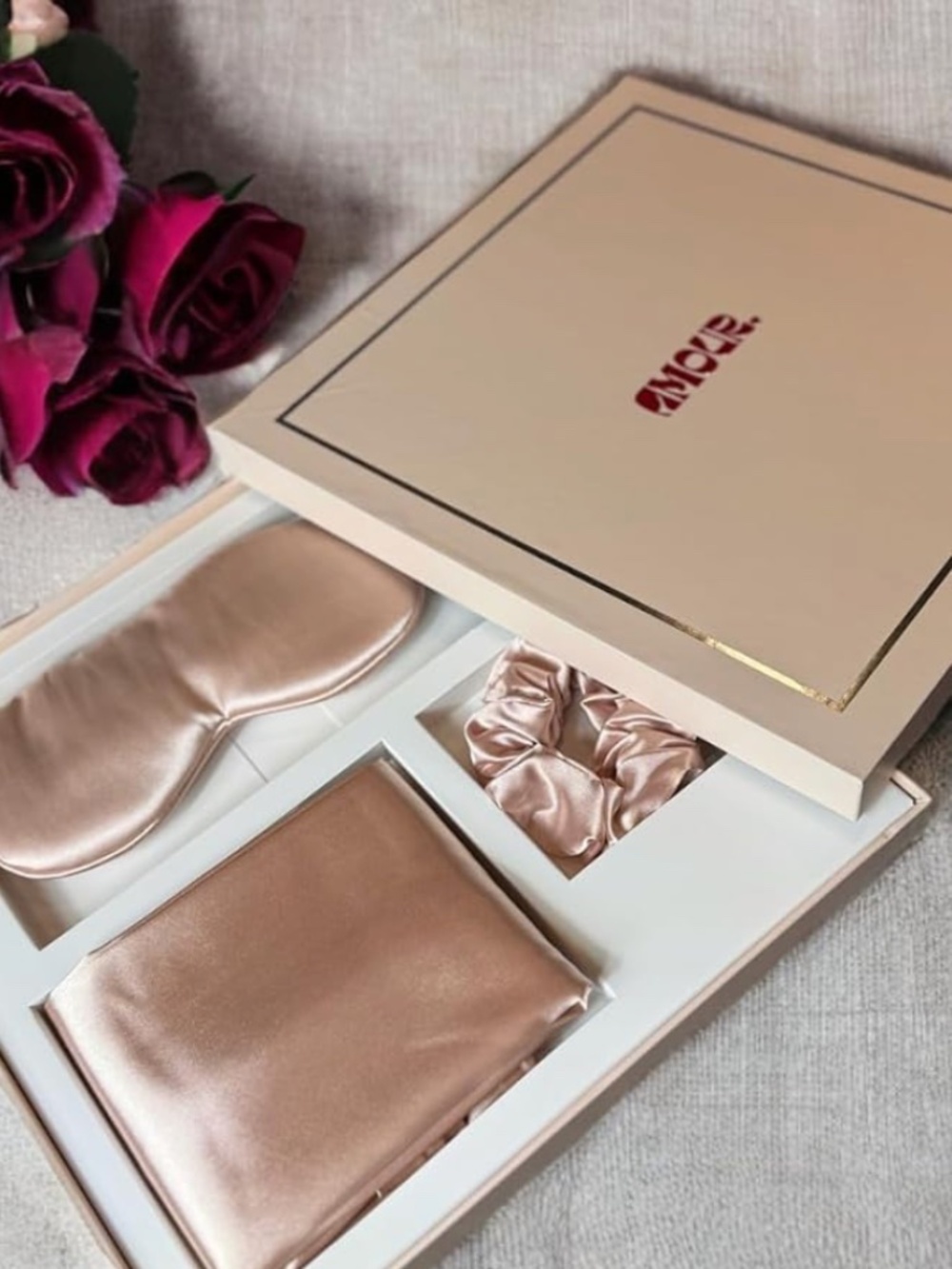 Amore mulberry silk pillowcase set